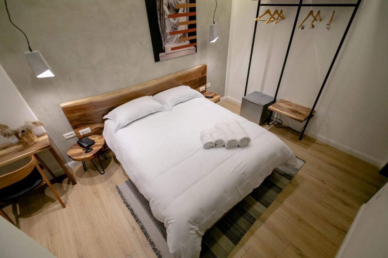 Elegance Boutique Hotel Korce Bagian luar foto