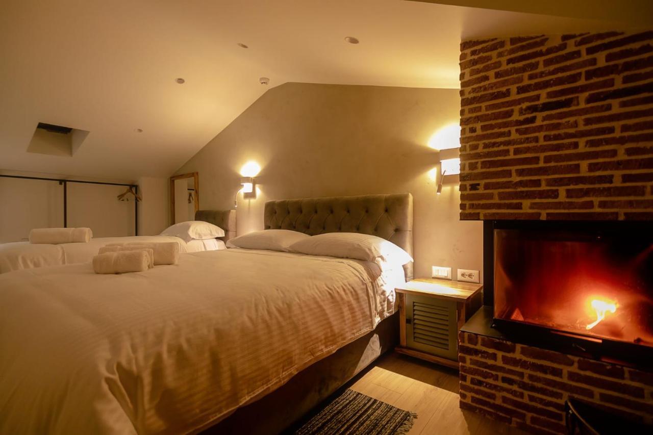 Elegance Boutique Hotel Korce Bagian luar foto