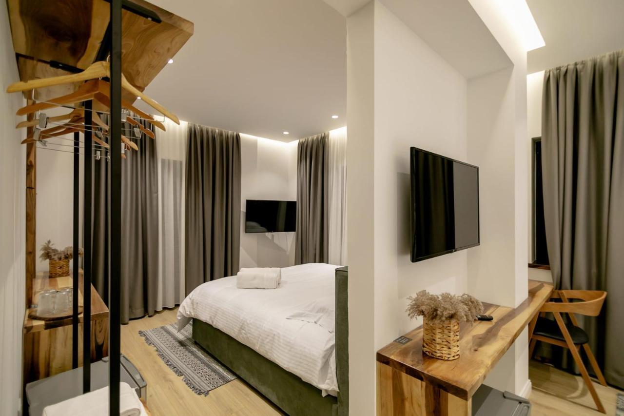 Elegance Boutique Hotel Korce Bagian luar foto