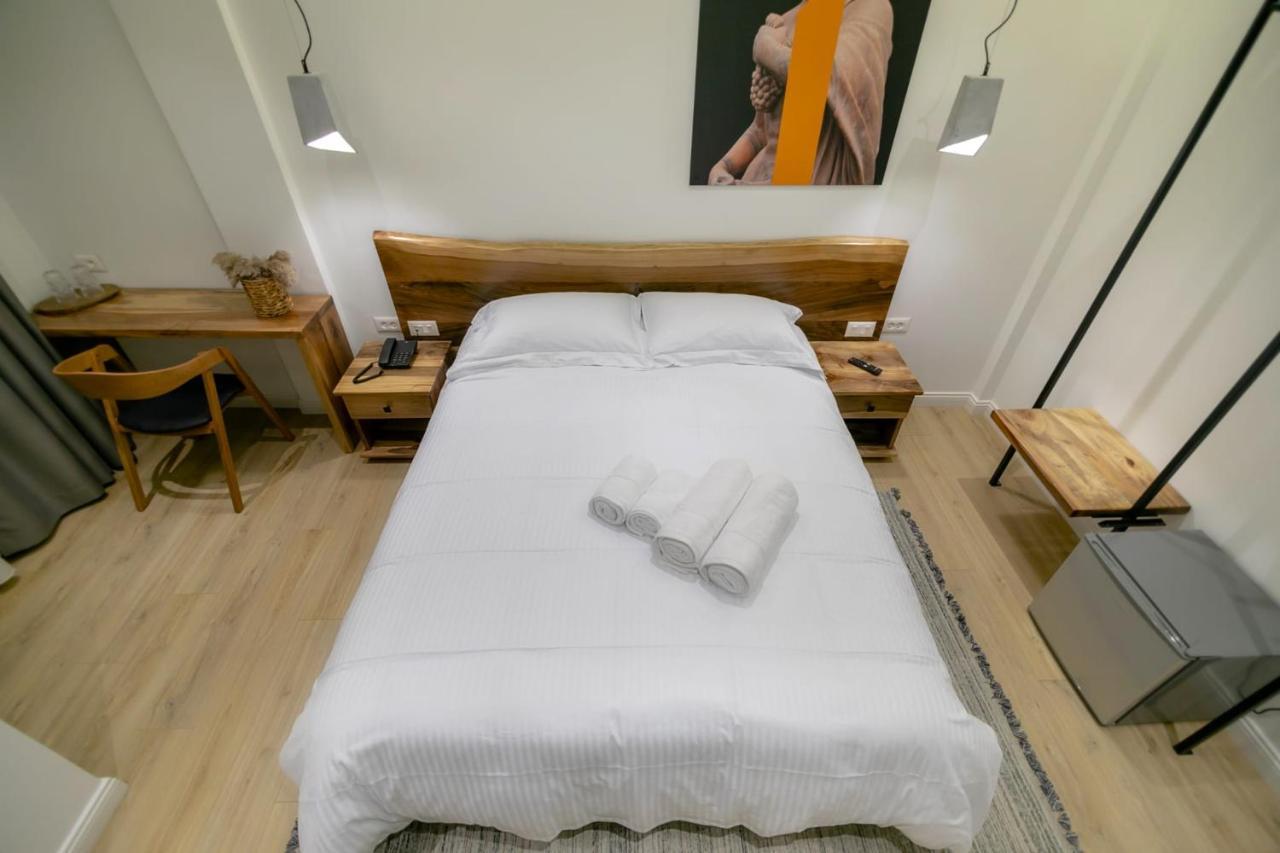 Elegance Boutique Hotel Korce Bagian luar foto