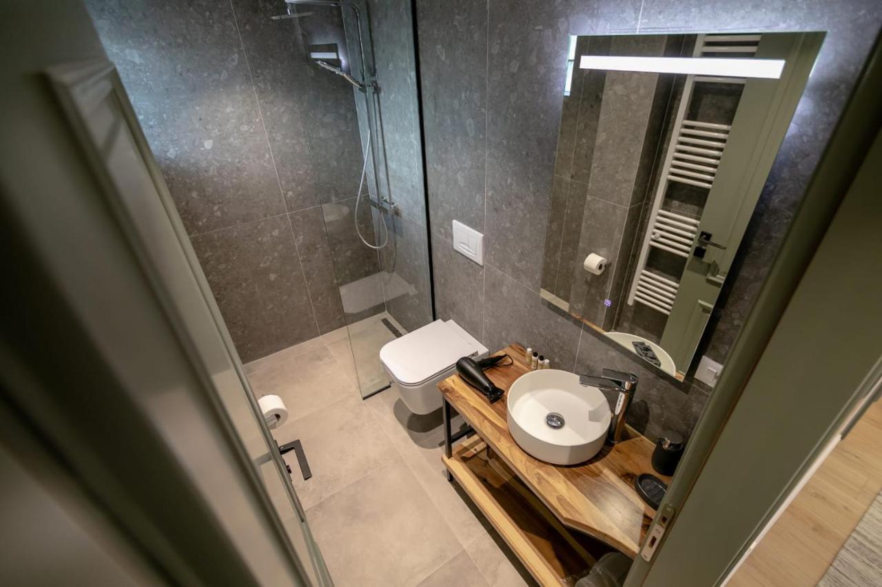 Elegance Boutique Hotel Korce Bagian luar foto