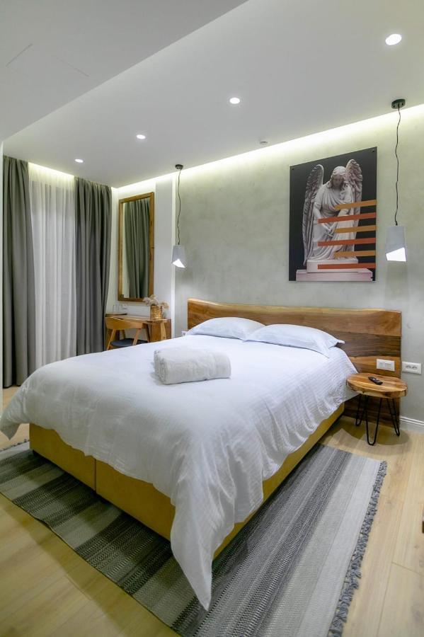 Elegance Boutique Hotel Korce Bagian luar foto
